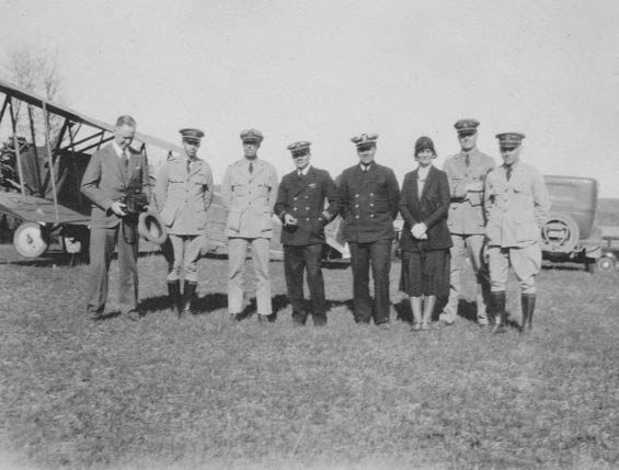 Eight Unidentified People, Ca. 1928-30 (Source: Barnes)